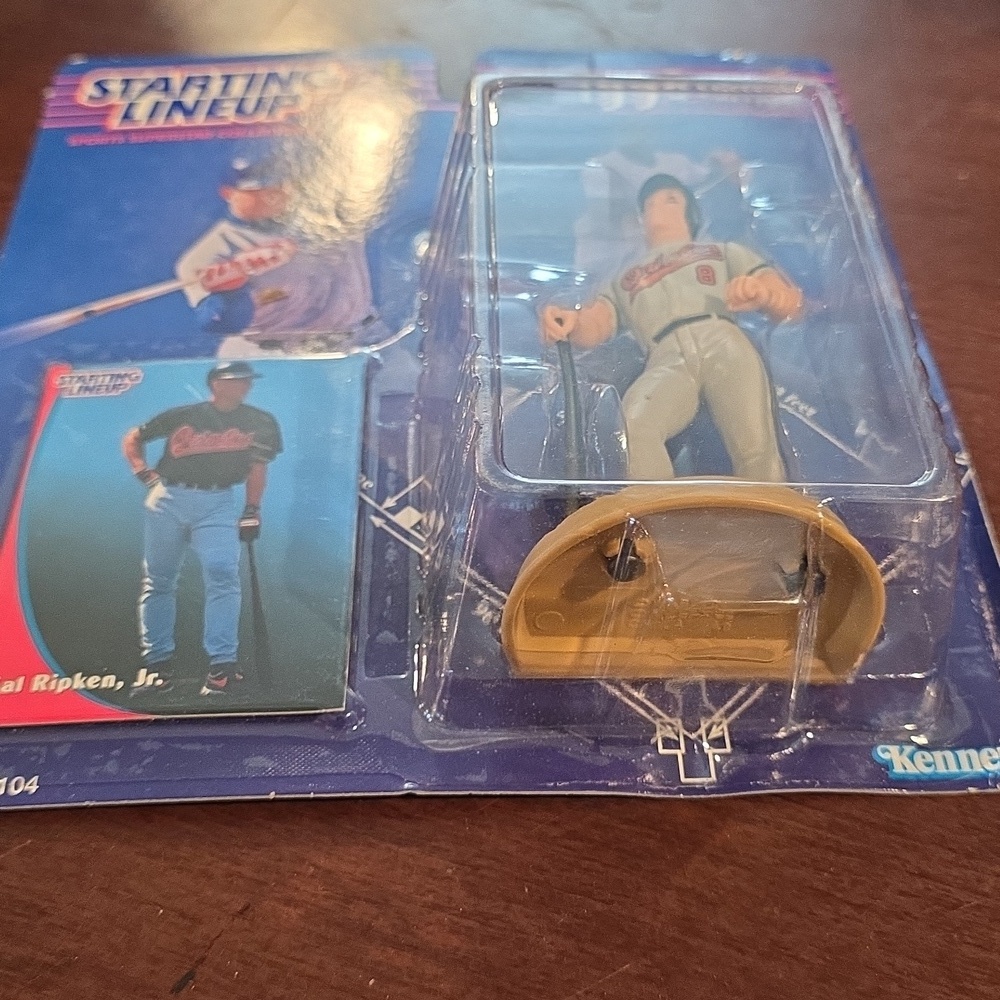 Starting Lineup 1998 Edition Cal Ripken Jr. Figure - Picture 2 of 7